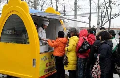 書報亭、早餐車，甚至垃圾桶都有二維碼“身份證”了。